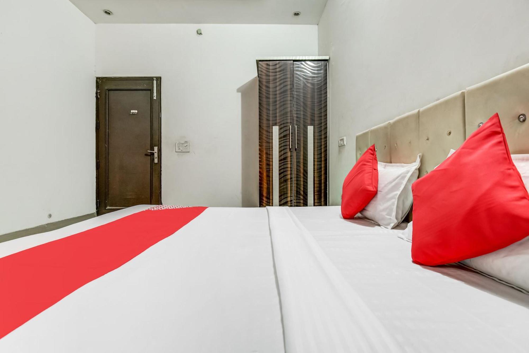 Flagship Hotel Big Boss Kurukshetra Ngoại thất bức ảnh