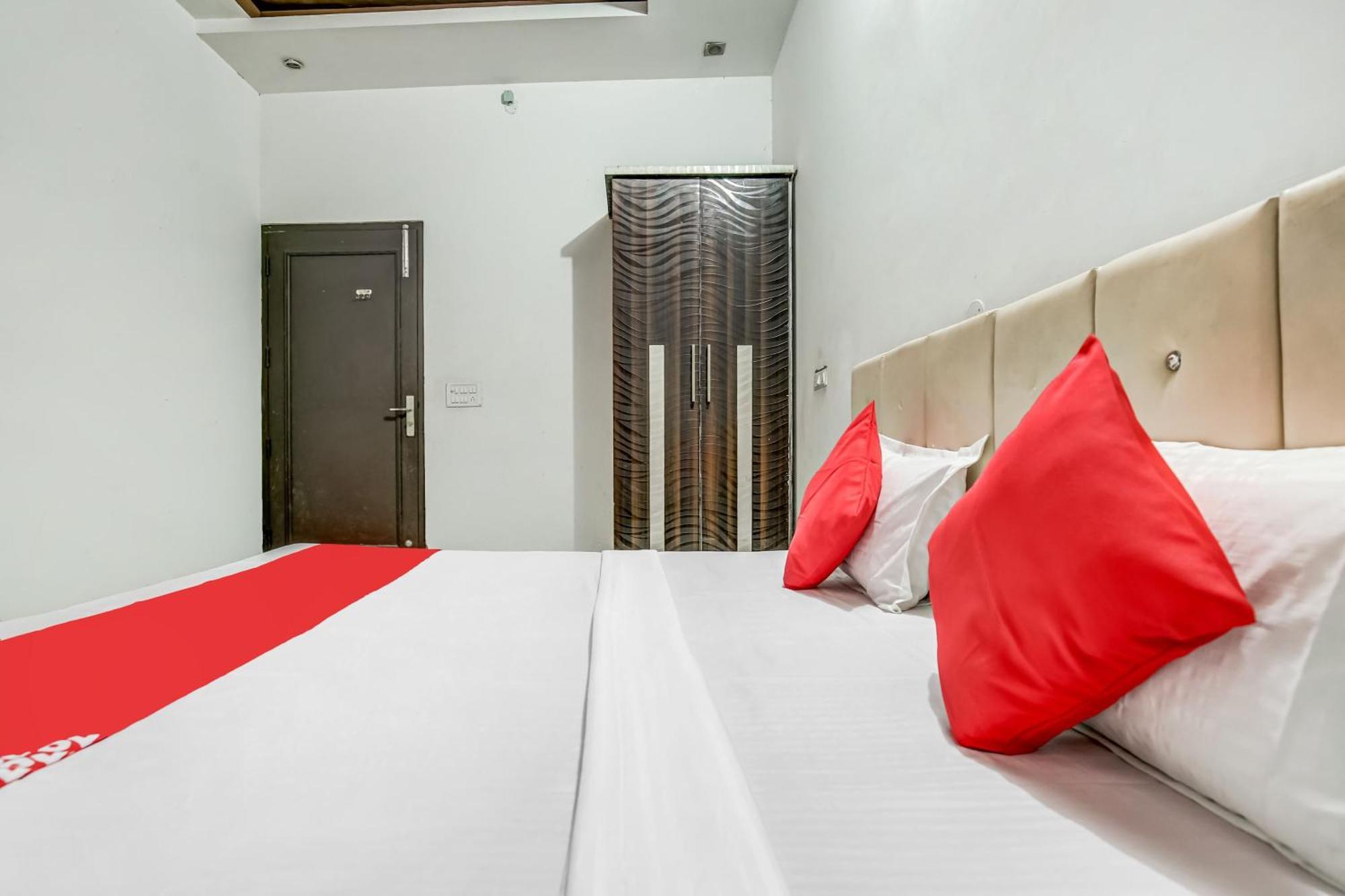 Flagship Hotel Big Boss Kurukshetra Ngoại thất bức ảnh