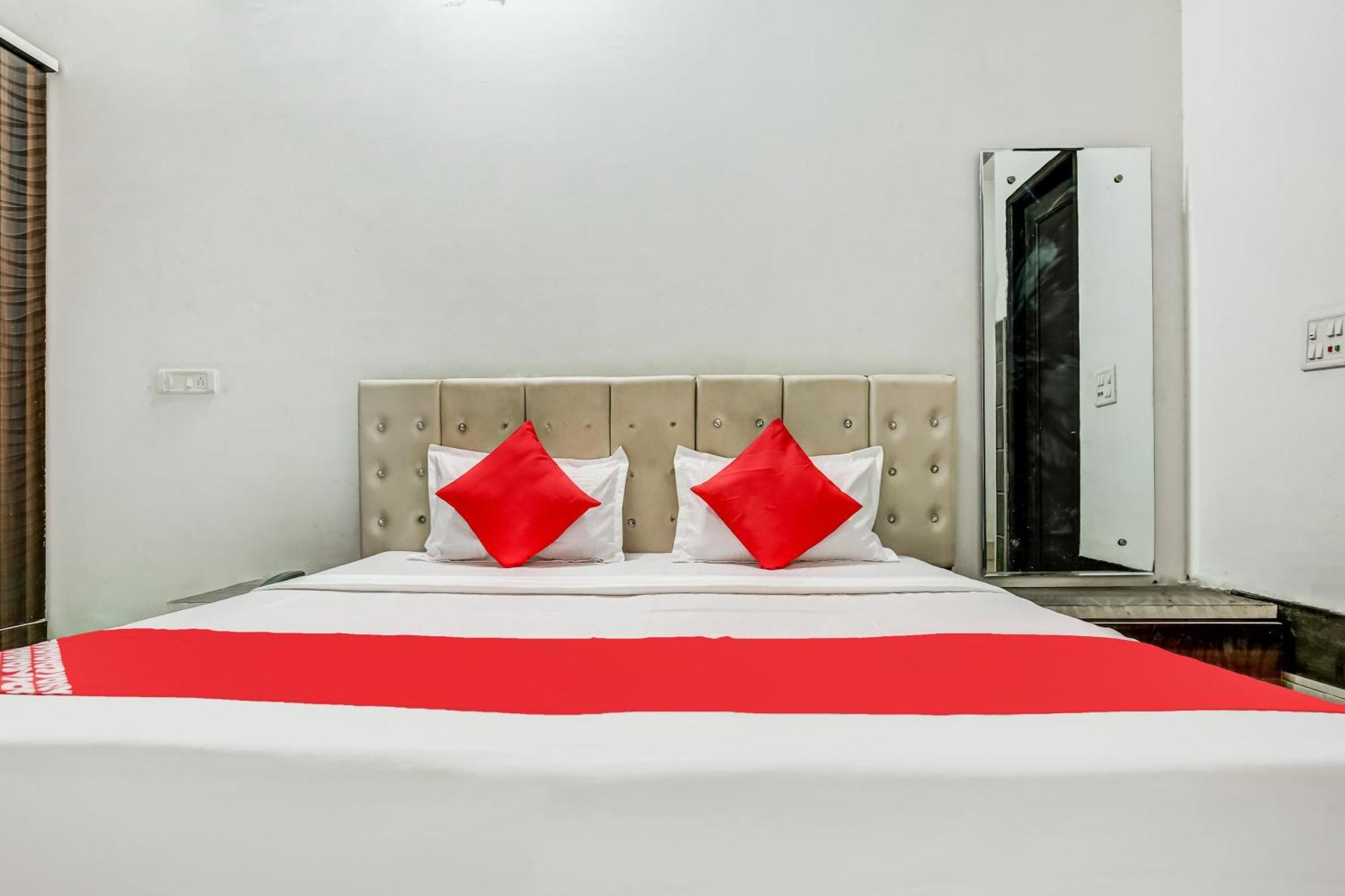 Flagship Hotel Big Boss Kurukshetra Ngoại thất bức ảnh