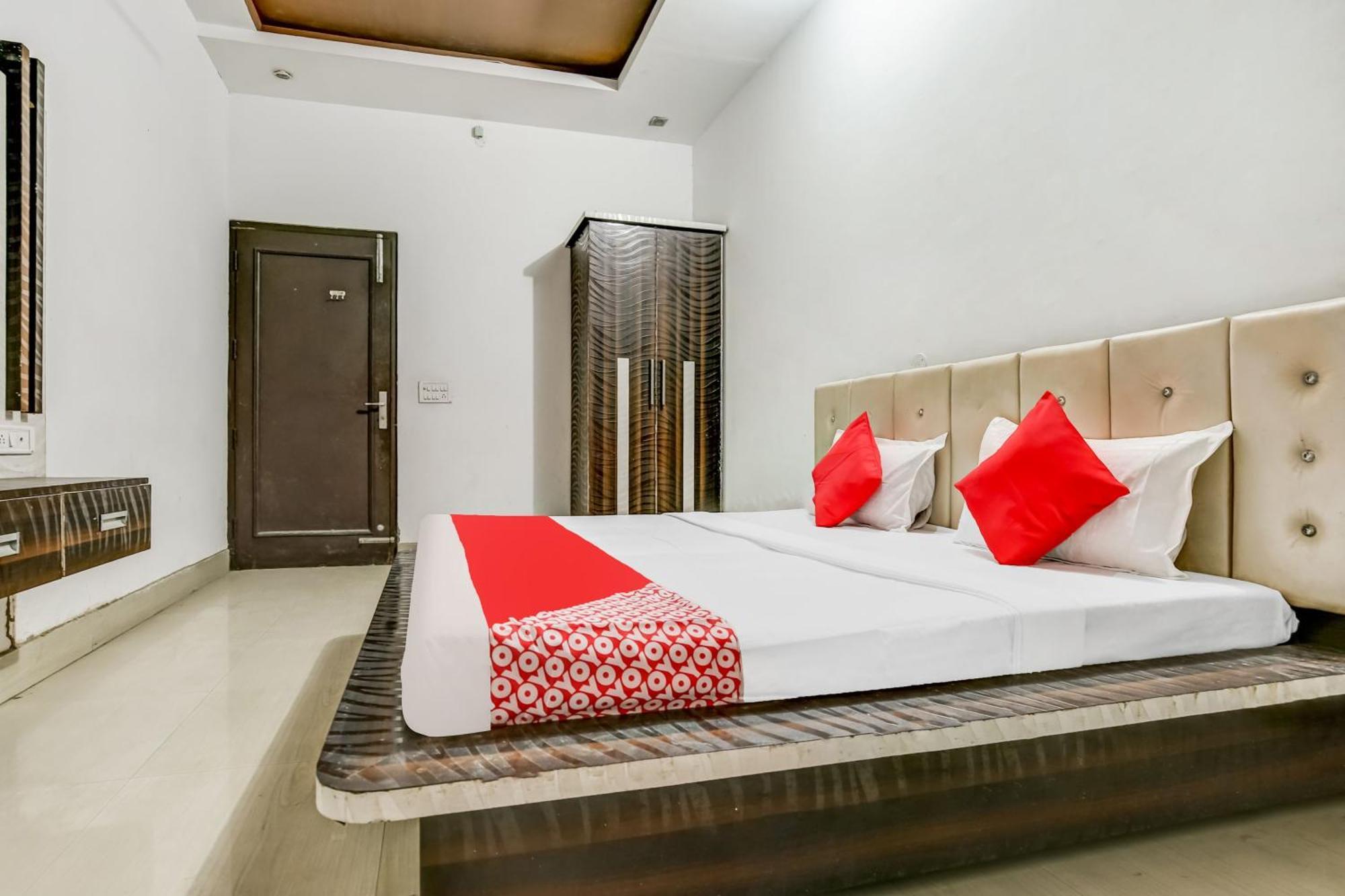 Flagship Hotel Big Boss Kurukshetra Ngoại thất bức ảnh